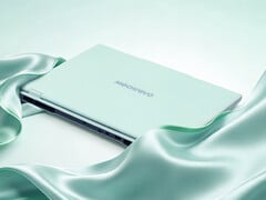 O 15 Air 2026 custa cerca de US$ 1.772 na China. Na foto: uma imagem promocional que mostra o design do laptop.