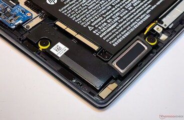Os alto-falantes estéreo do Envy x360 14 são ajustados pela Poly
