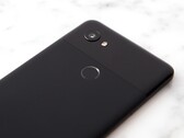 O Pixel 2 XL suporta Android 12 através do ProtonAOSP. (Fonte da imagem: Charles Deluvio)