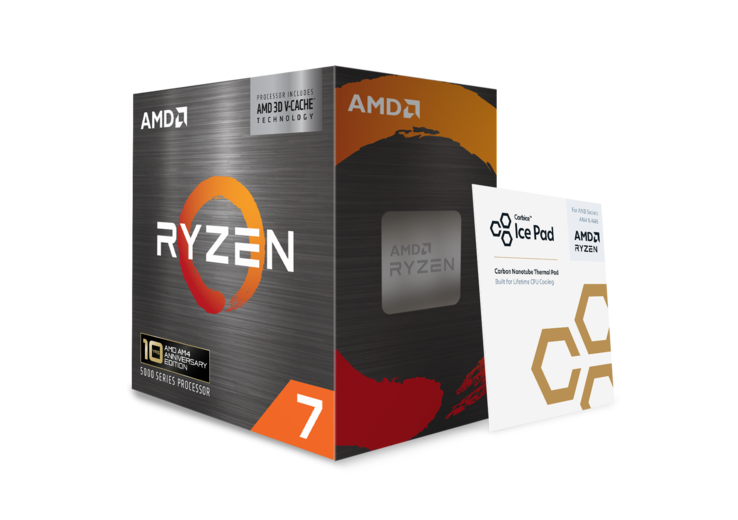 AMD Ryzen 7 5800X3D com uma almofada térmica que vem junto com a CPU.