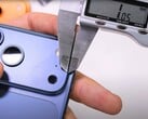 O testador de durabilidade Zack Nelson diz que o "Scratchgate" no iPhone 17 Pro é real e é culpa exclusiva do site Apple. (Fonte da imagem: JerryRigEverything)