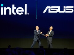 Os chefes da Intel e da Asus rindo na apresentação da Computex. (Foto: Andreas Sebayang/Notebookcheck.com)