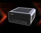 O FA80G está disponível com o processador AMD Ryzen 9 9950X3D. Na imagem: uma foto promocional mostrando a parte frontal do mini PC (editada).