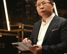 Enquanto o Mate XTs será lançado antes do iPhone 17 da Apple, o Samsung Galaxy tri-fold provavelmente será lançado no final de setembro. (Fonte da imagem: Huawei)