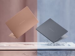 O ZenBook 14 OLED da Panther Lake promete até 18 horas de navegação na internet com uma carga completa. Na foto: uma imagem promocional mostrando as duas opções de cor do laptop.