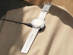 O Realme Watch S5 tem uma aparência incomum graças à sua estrutura plana.