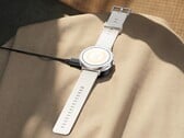 O Realme Watch S5 tem uma aparência incomum graças à sua estrutura plana.