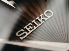 Um close-up do mostrador do Seiko Presage.