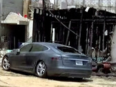 O Tesla em chamas foi conectado ilegalmente à rede elétrica (Fonte de imagem: Nas)