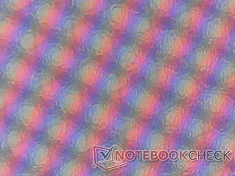 Uma das poucas telas sensíveis ao toque com uma sobreposição fosca para reduzir o brilho ao custo de pixels mais granulados