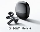 O Xiaomi Buds 6 em uma de suas três cores de lançamento.