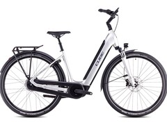 Supreme RT Hybrid Comfort EXC 625: E-bike com motor central e recursos abrangentes. (Fonte da imagem: Cube)