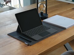 Os tabletes Surface Go são os conversíveis mais compactos da Microsoft para Windows (Imagem: Workperch)