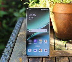 O OnePlus Nord 5 terá um SoC da Qualcomm, como o OnePlus Nord 4 mostrado aqui (fonte da imagem: Notebookcheck)