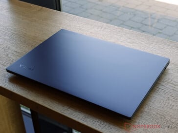 O elegante chassi do Acer Swift X 14 AI (Fonte da imagem: Notebookcheck)