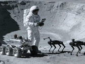 Engenheiros chineses consideram que cães robóticos na Lua poderiam auxiliar os astronautas.