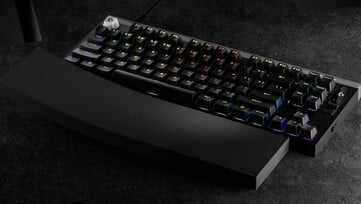 O Logitech Pro X2 Rapid vem com apoio para as mãos em silicone XL, ajustes de ângulo em duas alturas, teclas substituíveis, tela OLED e muito mais