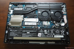 Espaço para expansão: O interior do Victus 15 (Fonte da imagem: Notebookcheck)