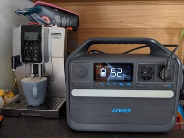 A Powerhouse 555 capitula para a máquina de café totalmente automática