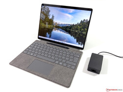 Em revisão: Microsoft Surface Pro 9. dispositivo de amostra fornecido por: