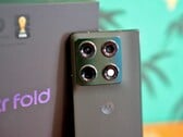 O Motorola Razr Fold está se empenhando ao máximo para se tornar o melhor celular dobrável com câmera.