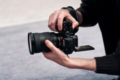 A Sony A7r VI usa um novo sensor full-frame de 66,8 MP.