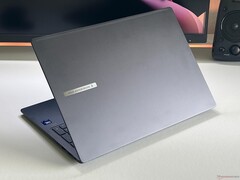 Asus ExpertBook B5 B5605. (Fonte da imagem: Notebookcheck)
