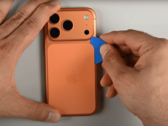 iPhone 17 Pro desmontado (Fonte da imagem: iFixit)