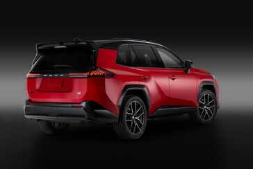 O híbrido plug-in Toyota RAV4 GR Sport 2026