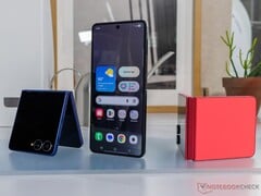O Galaxy Z Flip 7 é o primeiro modelo do Galaxy Z Flip com um chip UWB. (Fonte da imagem: Notebookcheck)