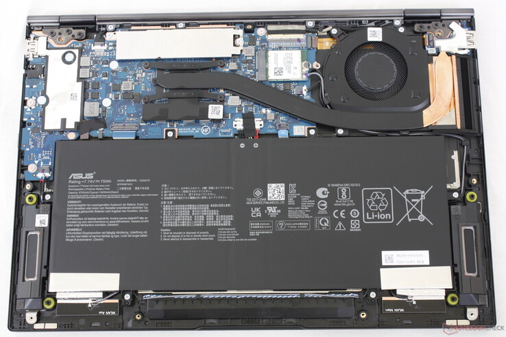 Parte interna do ZenBook 14 UM3402