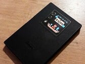 A tela secundária do Unihertz Titan 2 torna-se muito mais versátil com o Pebblehertz.