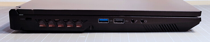 Slot de segurança Kensington, USB Type-A 3.2 Gen1, USB-A 2.0, entrada de microfone, conector combinado de 3,5 mm