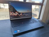 Análise do Lenovo ThinkPad E16 G1 Intel: O Core i5 está no mesmo nível do AMD Ryzen 7