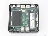 O Cubi NUC 3MG é um dos menores mini PCs com suporte para até 128 GB de memória removível
