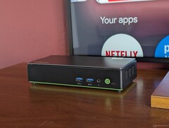 O NucBox K13 pesa pouco mais de 500 g, com armazenamento e RAM