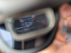 Xreal One Pro com tela estendida reproduzindo Breaking Bad na Netflix