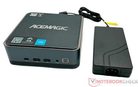 Acemagic F2A com adaptador de energia (19 V; 6,3 A)