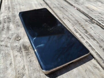 Honor Tela frontal do X9b (Fonte da imagem: Darryl Linington - NoteBookCheck)