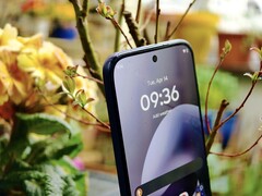 O Motorola Moto G67 tem um destaque em particular: a tela AMOLED.