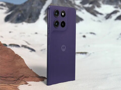 O Moto G67 Power em sua opção de cor Pantone Parachute Purple. (Fonte da imagem: Motorola)