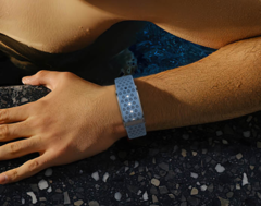 A nova pulseira fitness Halo da Rogbid (foto) vem com quatro tiras intercambiáveis de nylon e silicone em várias cores. (Fonte da imagem: Rogbid)