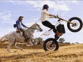 Grande parte do marketing do DTRe Stella está centrada em suas capacidades off-road. (Fonte da imagem: Instagram)