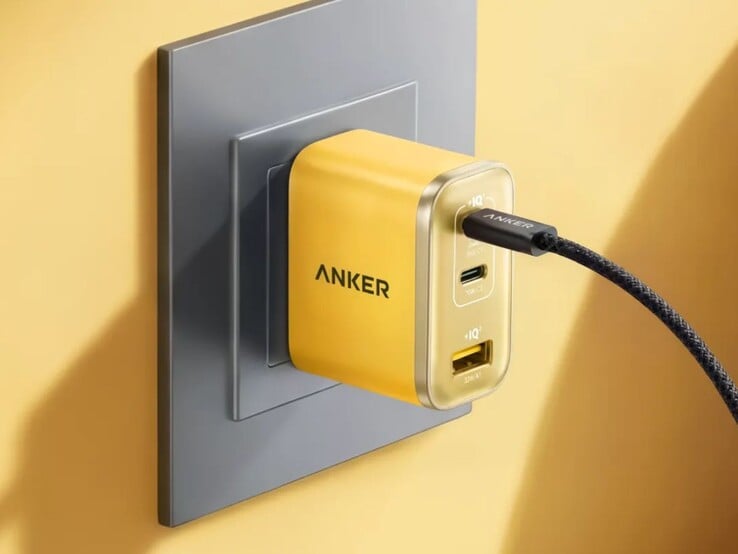 O carregador Anker x Pokémon Nano Charger (70W, 3 portas)