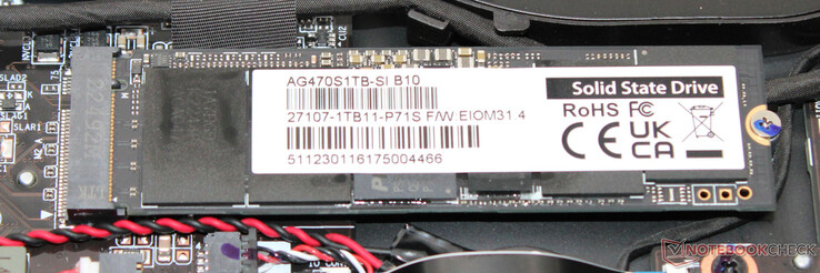 Um SSD PCIe-4 funciona como a unidade do sistema.
