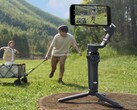 O OM 6 é o principal gimbal móvel da DJI e possui um tripé embutido e um bastão de selfie extensível (Fonte da imagem: DJI)