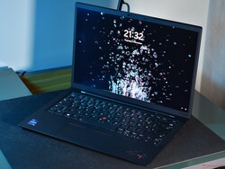 em análise: Lenovo ThinkPad X1 Carbon Gen 11, amostra de análise fornecida por