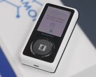 O monitor de glicemia não invasivo D-Pocket requer apenas que o usuário coloque o dedo no sensor. (Fonte de imagem: DiaMonTech - editado)