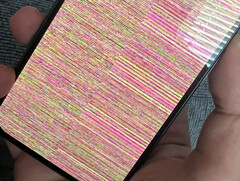 Um exemplo do problema de neve na tela em um Google Pixel 10. (Fonte da imagem: u/Ok_Economist_3997)