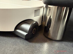 O esfregão com rolo extensível garante uma limpeza praticamente sem bordas.